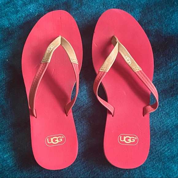 UGG Australia red flip flops/thong sandals - Picture 2 of 4